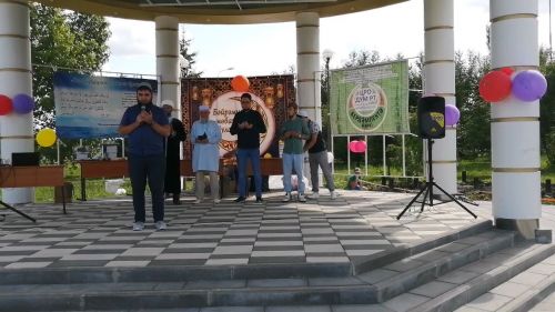 В Буинске в Центральном парке состоялся праздник по случаю Курбан-байрам, объединивший и жителей ближайших районов (фото, видео)