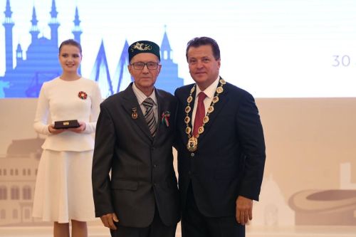 Сегодня наградили уроженца Буинского района