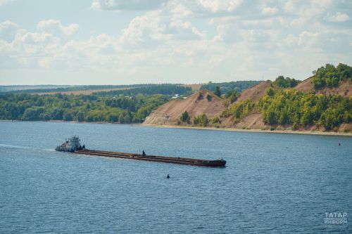 Минниханов и Хуснуллин приняли участие в стыковке моста через Волгу на М12