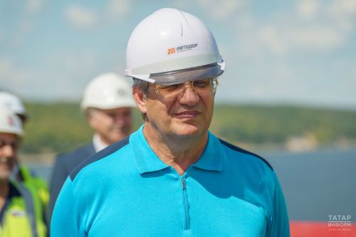 Минниханов и Хуснуллин приняли участие в стыковке моста через Волгу на М12
