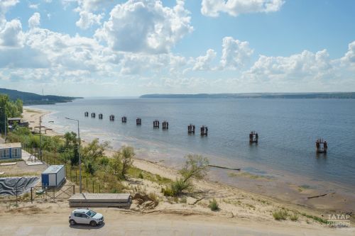 Минниханов и Хуснуллин приняли участие в стыковке моста через Волгу на М12