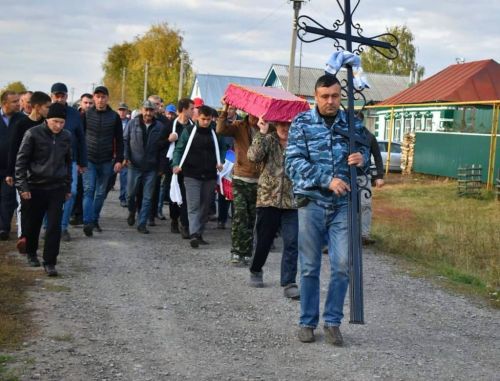 Буинск в один день простился с двумя героями (фото)