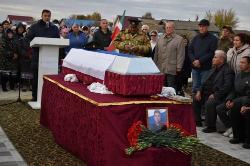 Буинск в один день простился с двумя героями (фото)