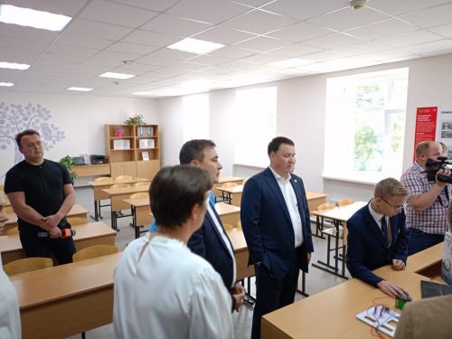 Сегодня в Буинске министр приехал в родную школу (фото, видео)