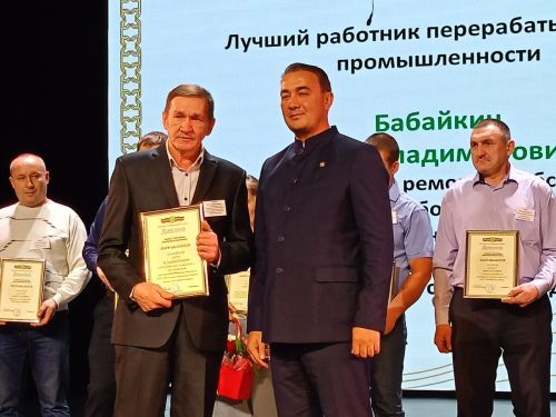 Буада алдынгы авыл хуҗалыгы хезмәткәрләрен котладылар