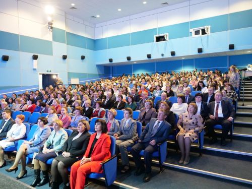 Лучшие работники образования Буинского района награждены нагрудными знаками и грамотами