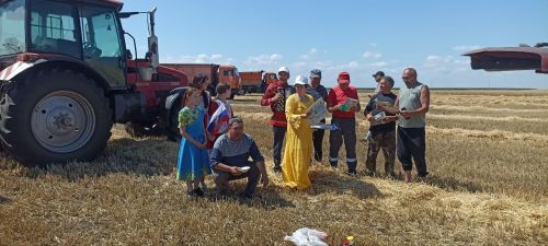 Агитбригады вышли на Буинские поля