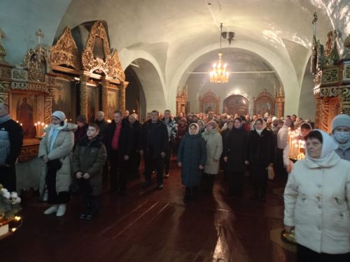 Сегодня в Буинске, в Троицком соборе Алмаз Сафин поздравил всех православных с Рождеством