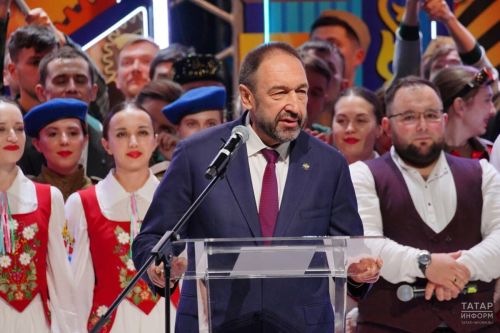 В КРК «Пирамида» прошел финал фестиваля «Безнен заман», Гран-при вручил Алексей Песошин