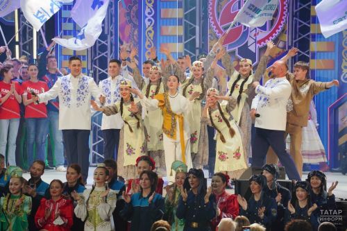 В КРК «Пирамида» прошел финал фестиваля «Безнен заман», Гран-при вручил Алексей Песошин