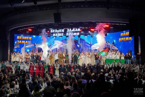 В КРК «Пирамида» прошел финал фестиваля «Безнен заман», Гран-при вручил Алексей Песошин