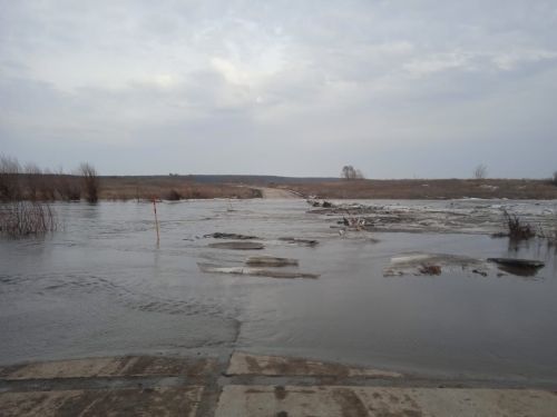В деревне Черки-Бибкеево Черки-Кильдуразского сельского поселения Буинского района в этом году  три семьи оторваны от «большой земли»