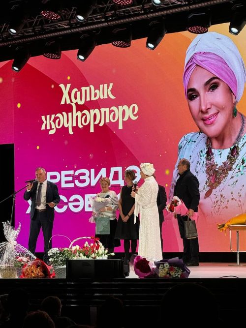 Вчера в концертном зале КРК «Пирамида» прошел бенефис жемчужины татарского народа Резиды Хусаиновой