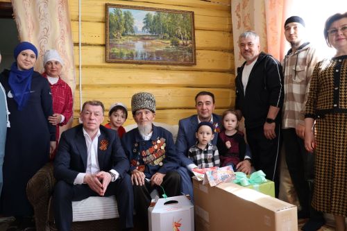 В Буинске депутат Государственной Думы встречался с ветеранами Великой Отечественной войны, в Исаково знакомился с ремонтом ФАПа, строительством пляжа (фото, видео)