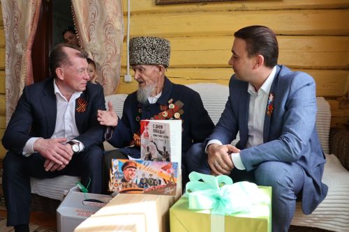 В Буинске депутат Государственной Думы встречался с ветеранами Великой Отечественной войны, в Исаково знакомился с ремонтом ФАПа, строительством пляжа (фото, видео)