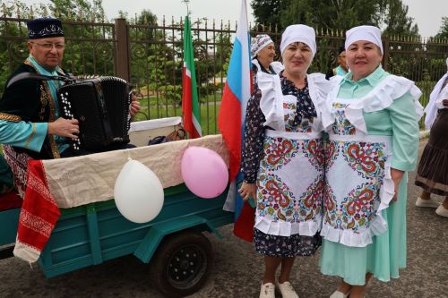 Буа районында Сабан туйга сөлгене мотоблок арбасына утырып җыйдылар (фото, видео)