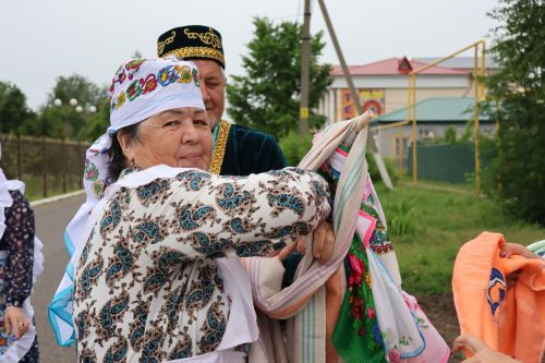 В Буинском районе полотенца для Сабантуя собирали на мотоблоке ( фото, видео)