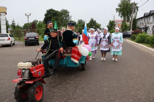 В Буинском районе полотенца для Сабантуя собирали на мотоблоке ( фото, видео)