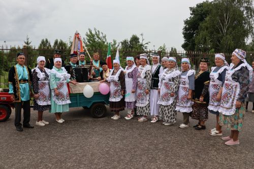 В Буинском районе полотенца для Сабантуя собирали на мотоблоке ( фото, видео)