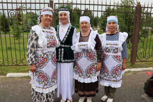 В Буинском районе полотенца для Сабантуя собирали на мотоблоке ( фото, видео)