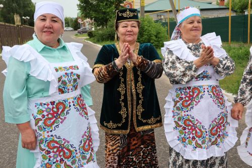 В Буинском районе полотенца для Сабантуя собирали на мотоблоке ( фото, видео)