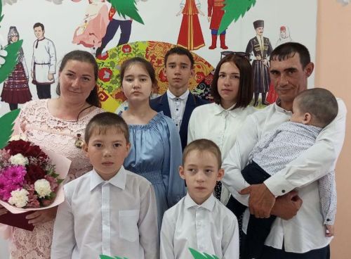 В музыкальной семье Ольги и Вячеслава Ефремовых из села Чувашские Кищаки Буинского района шестеро детей (+фото)