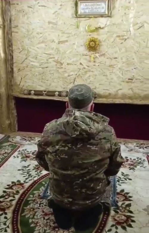 Слышен азан под землей. Айрат Гайнуллов, из  Сорок-Сайдак, служащий в зоне СВО, смог построить мечеть вместе со своими сослуживцами