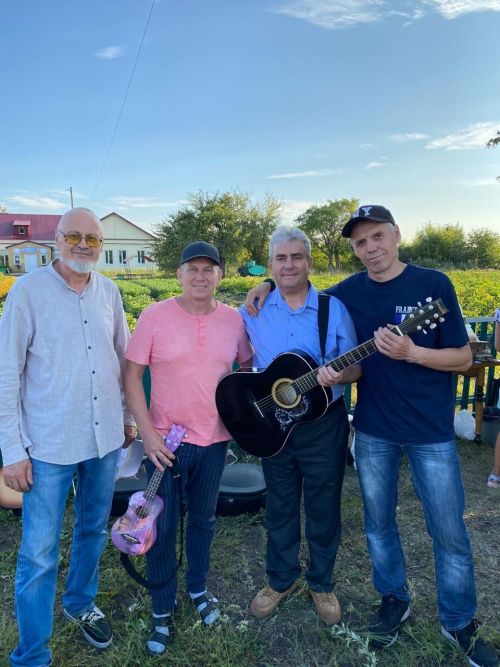 Буинцы выступили  в фестивале туристической песни в Апастово