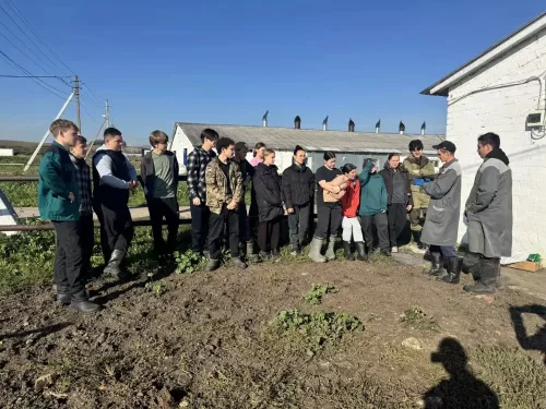 Ветеринары Буинска провели выездной урок для студентов