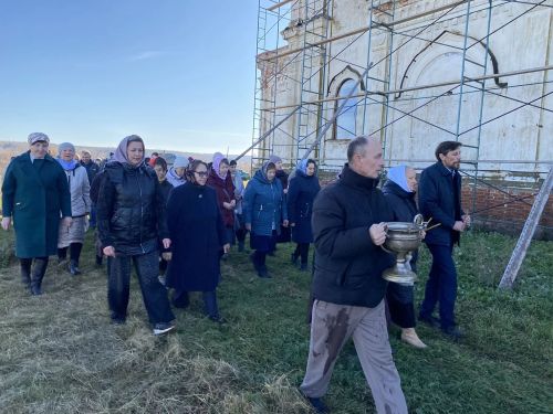 В Буинском районе в селе Старые Бурундуки продолжается восстановление храма.