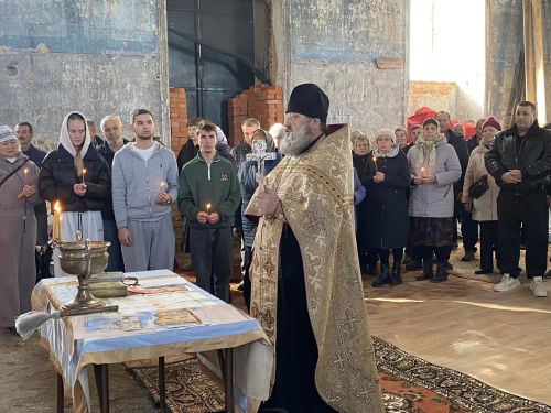 В Буинском районе в селе Старые Бурундуки продолжается восстановление храма.