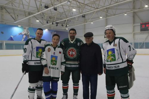 Легенды татарстанского хоккея посетили Буинск (фоторепортаж)