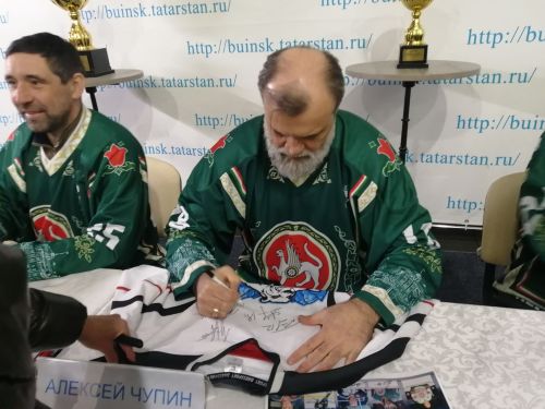 Легенды татарстанского хоккея посетили Буинск (фоторепортаж)