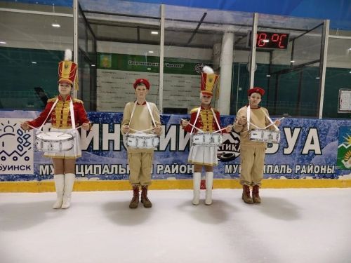 Легенды татарстанского хоккея посетили Буинск (фоторепортаж)