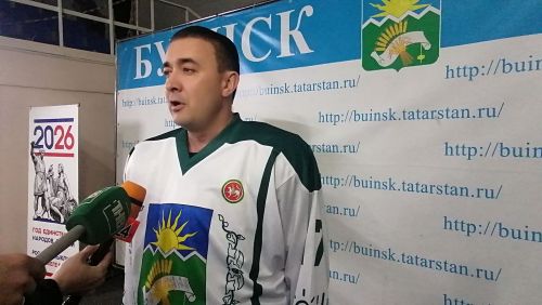 Легенды татарстанского хоккея посетили Буинск (фоторепортаж)