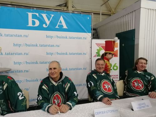 Легенды татарстанского хоккея посетили Буинск (фоторепортаж)