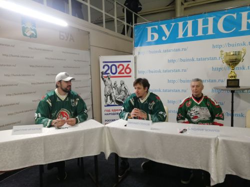 Легенды татарстанского хоккея посетили Буинск (фоторепортаж)