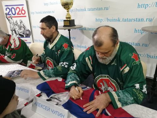 Легенды татарстанского хоккея посетили Буинск (фоторепортаж)