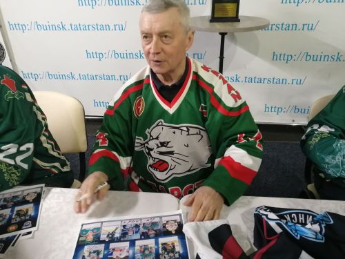 Легенды татарстанского хоккея посетили Буинск (фоторепортаж)