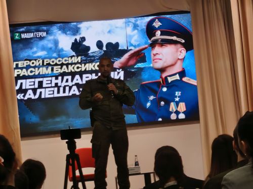 Сегодня в Буинск прибыл Герой России Расим Баксиков (+фото)