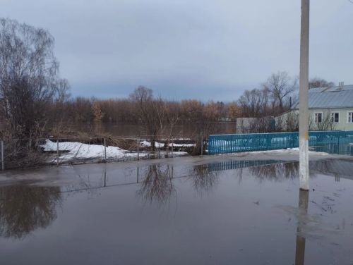 В деревне Бик-Утеево Буинского района вода затопила дворы (+фото)