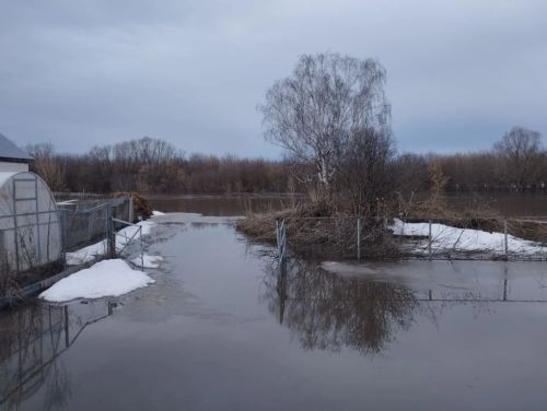 В деревне Бик-Утеево Буинского района вода затопила дворы (+фото)