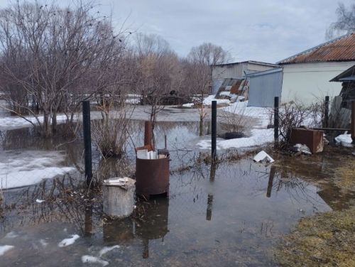 В деревне Бик-Утеево Буинского района вода затопила дворы (+фото)