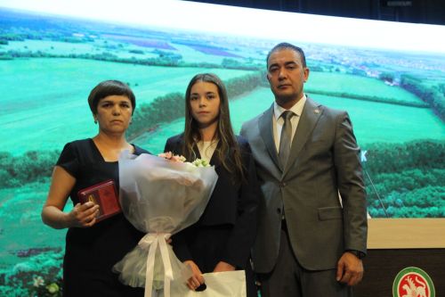 Ордена и медали, выданные посмертно  буинцам-героям СВО, вручили их близким