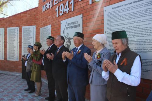 В Буинском районе, в деревне Старые Тинчали, открылась мемориальная доска в честь нашего земляка, участника СВО Белова Эдуарда Александровича