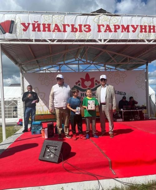 Бүген Исәк авылында традицион «Уйнагыз гармуннар» бәйрәме узды