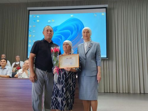 Буада гуманитар ярдәм җибәрүдә зур өлеш керткән волонтерларны котладылар