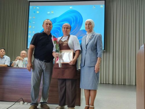 Буада гуманитар ярдәм җибәрүдә зур өлеш керткән волонтерларны котладылар