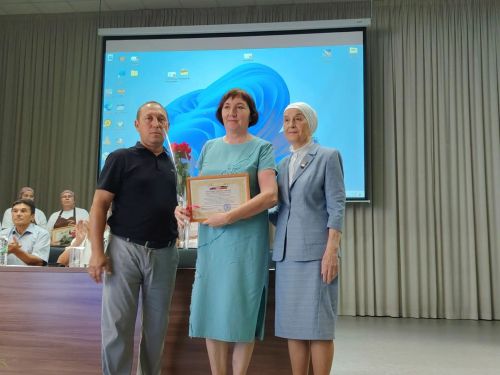 Буада гуманитар ярдәм җибәрүдә зур өлеш керткән волонтерларны котладылар