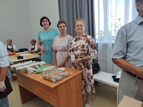 Буада гуманитар ярдәм җибәрүдә зур өлеш керткән волонтерларны котладылар